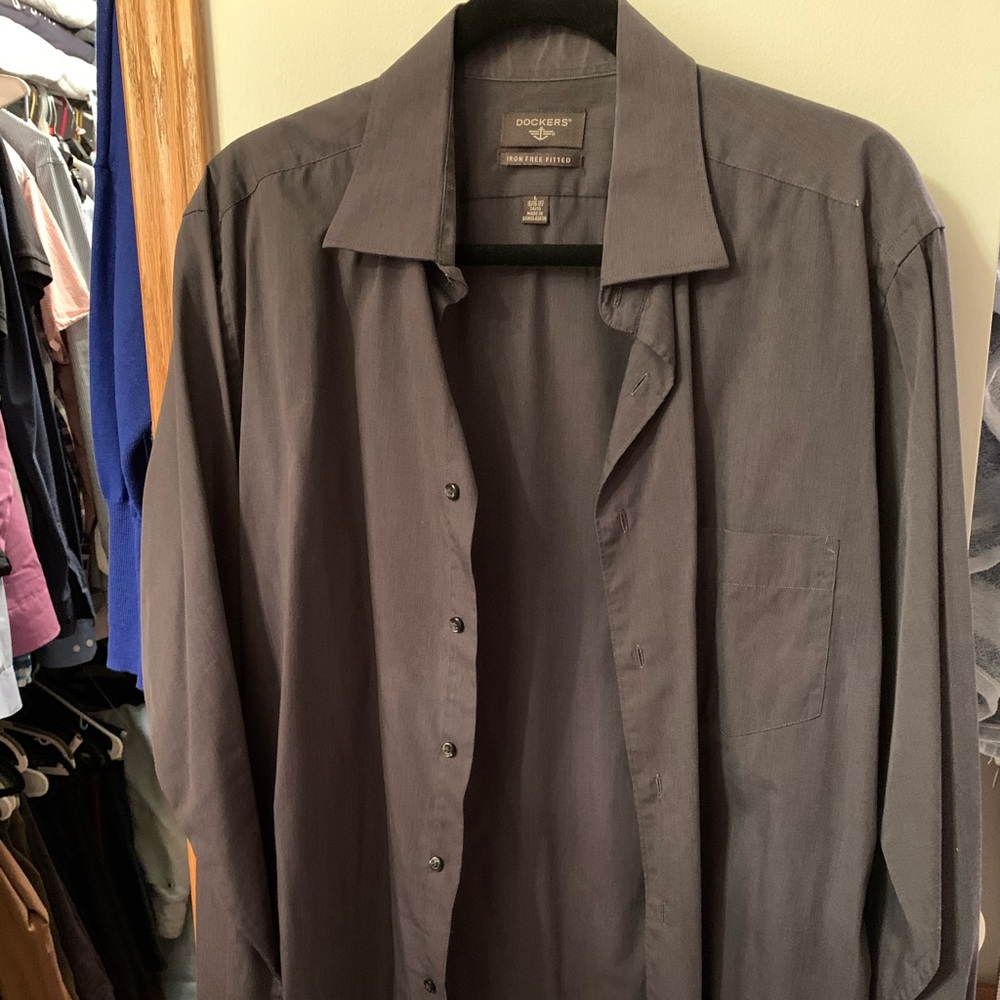 Men’s casual button up/ dress shirt